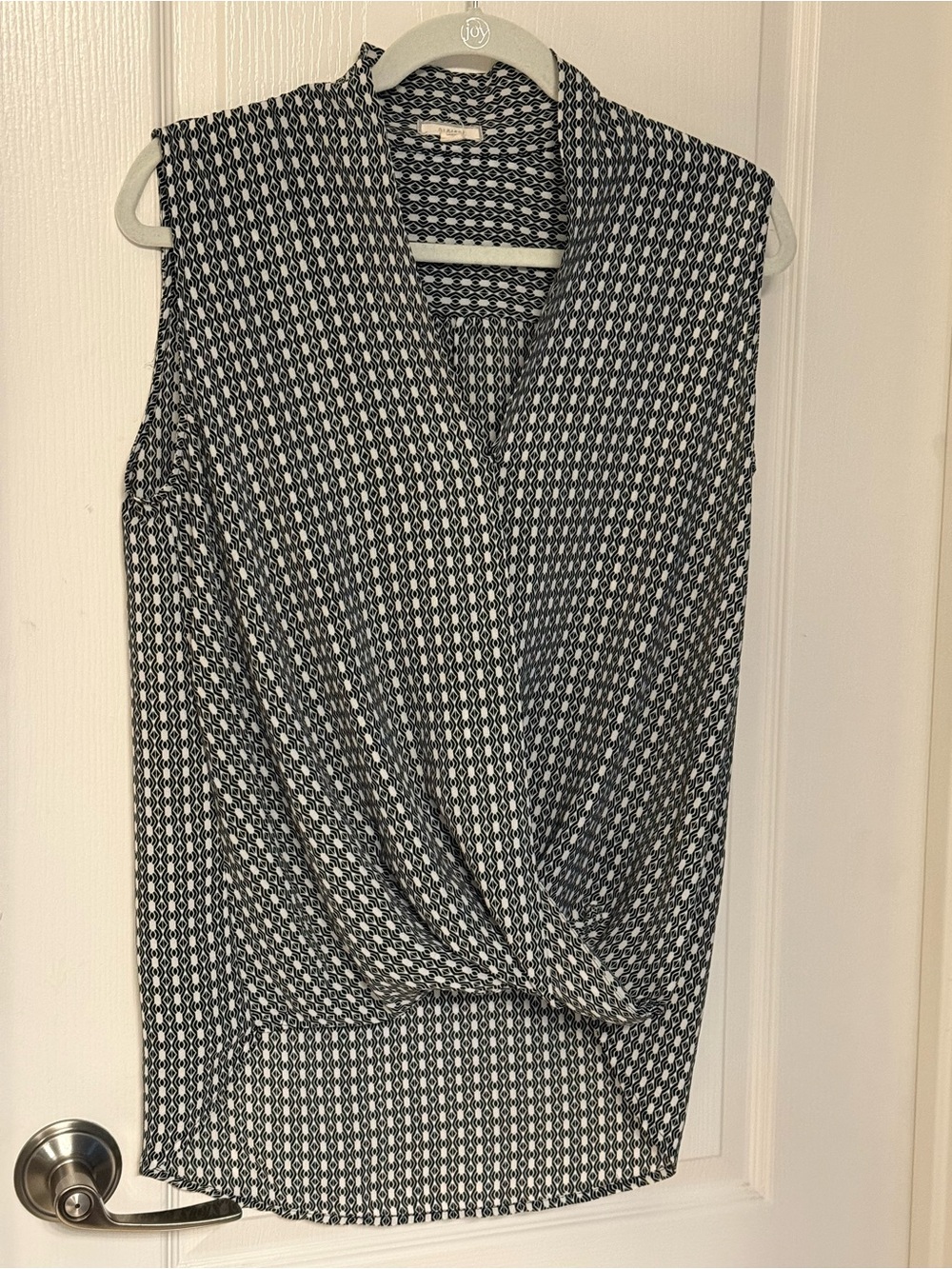 Pleione Sleeveless Twist-Front Printed Blouse - Black & White